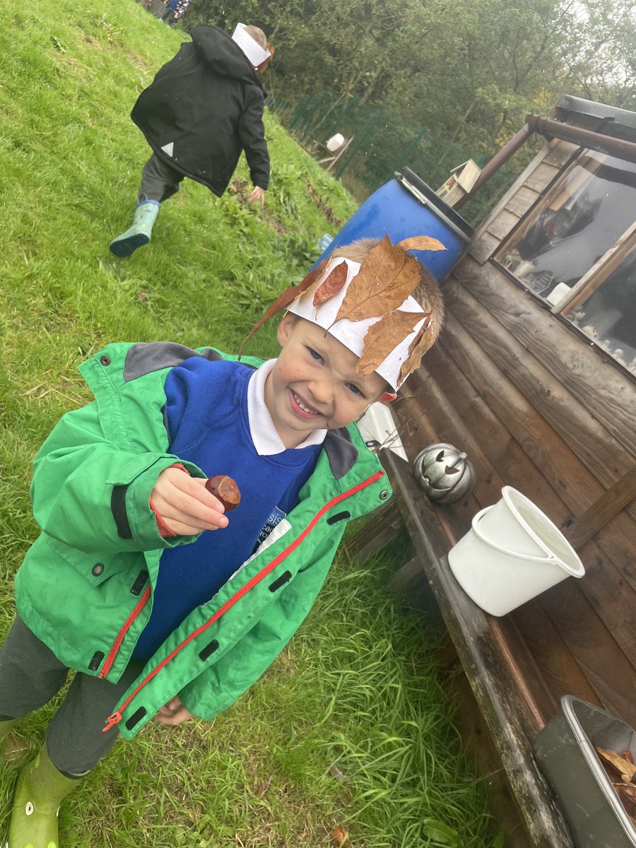 OABroadoak's tweet photo. Our Reception class have done an amazing job with their Autumn crowns this morn . A huge will done! #forestschool #eyfs #autumncrowns #leafcrafts https://t.co/2Tv6TqHHOm