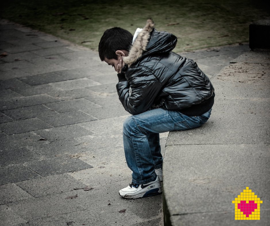 1.115 KINDEREN GEDUPEERDEN TOESLAGENAFFAIRE UIT HUIS GEPLAATST 
Stichting Het Vergeten Kind vindt dit verschrikkelijk. Financiële problemen mogen nooit een reden zijn om een kind bij z’n ouder(s) weg te halen. #1115kinderen #toeslagenaffaire #toeslagschandaal #hetvergetenkind