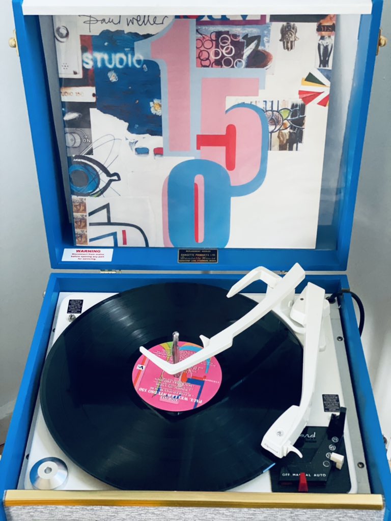 AGC_LONDON's tweet photo. #NowPlaying at the Art Gallery
#PaulWeller #Studio150 #Vinyl https://t.co/mzhiTItJ0T