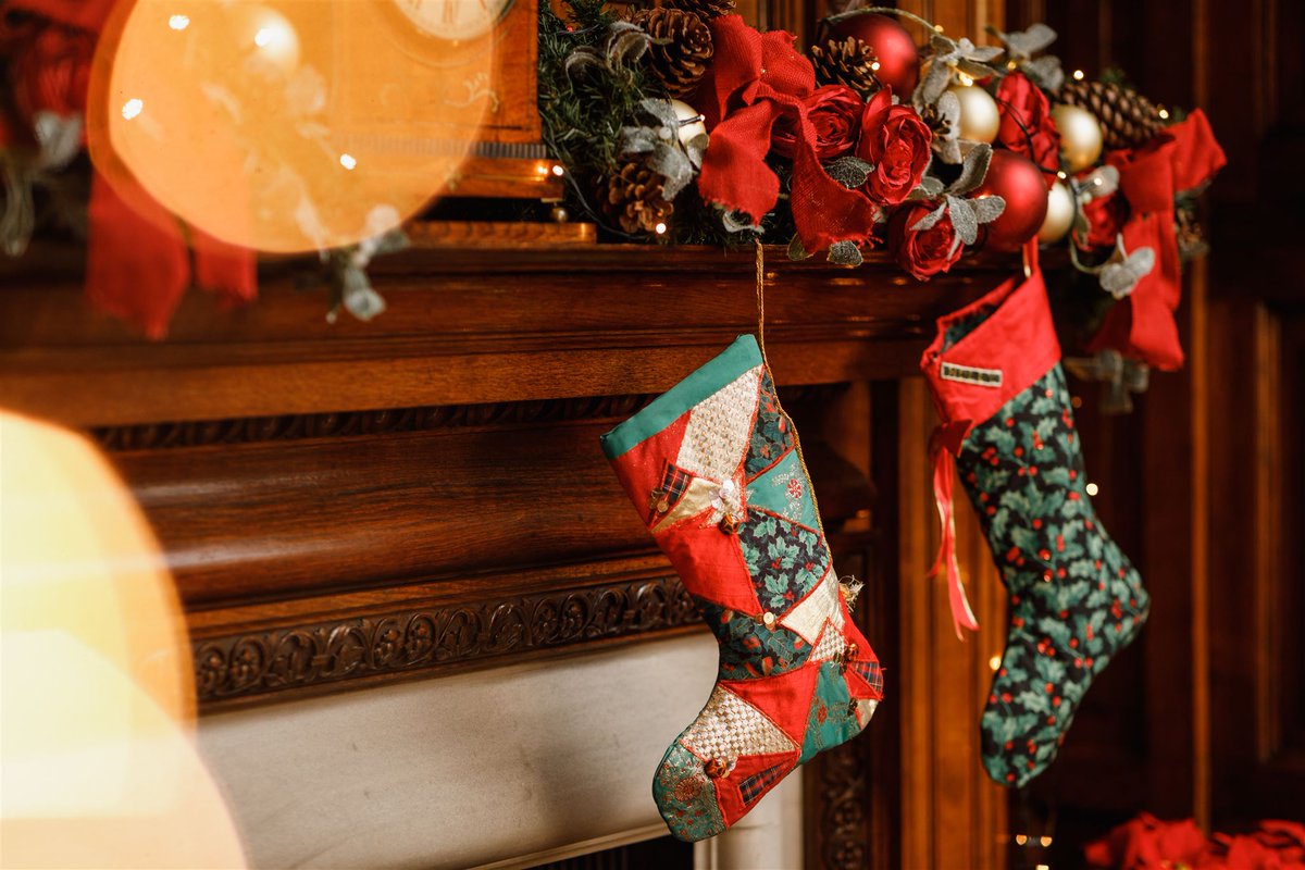 MerchantTaylor1's tweet photo. November is just around the corner, order your Christmas hamper with us now to treat those you love (or yourself!): https://t.co/wDl54L81NB https://t.co/YQs15j2a4V