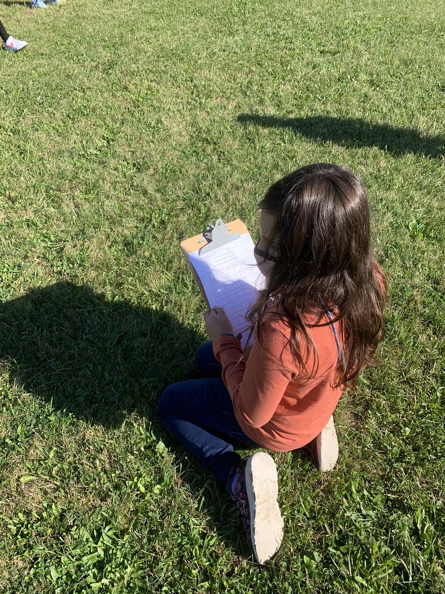 PCSDdentzler's tweet photo. Third grade scientists exploring nature and writing observations. #PCSDTV #DentzlerEagles #SuperScience https://t.co/09X7rEn4O0