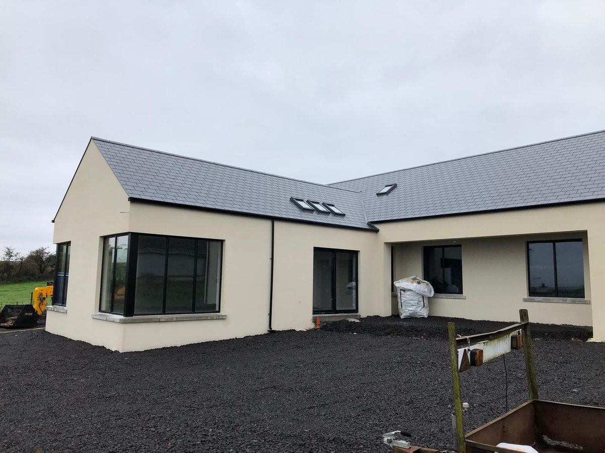 FMKArchitecture's tweet photo. Back on site 
This dwelling and garage is coming along well with plastering completed both inside and out.

If you have a project give us a call on 028 2587 8650 or email info@fmkltd.com 

#modern #modernhomes #moderntraditionalmix #newbuilds #architecture #architectsballymena https://t.co/LMTRXQxrDB