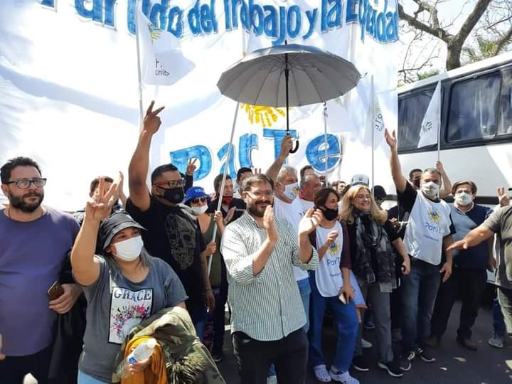 MUNAP_OFICIAL's tweet photo. MARCHAMOS JUNTO A LOS TRABAJADORES

El lunes 18 marchamos junto a los trabajadores organizados para recordar ese 17 de octubre donde la lealtad se hizo historia para nuestro pueblo hoy reforzamos esos ideales, trabajo, producción y desarrollo con justicia social.
#DiaDeLaLealtad https://t.co/d6fmOlxy8G
