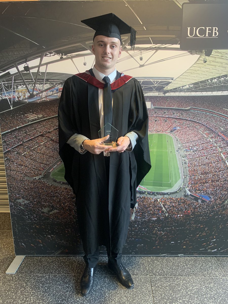 Dan__Briard's tweet photo. Really proud to have received the Dean’s Award! 🎓 @ucfb https://t.co/3XnKMj6ndX