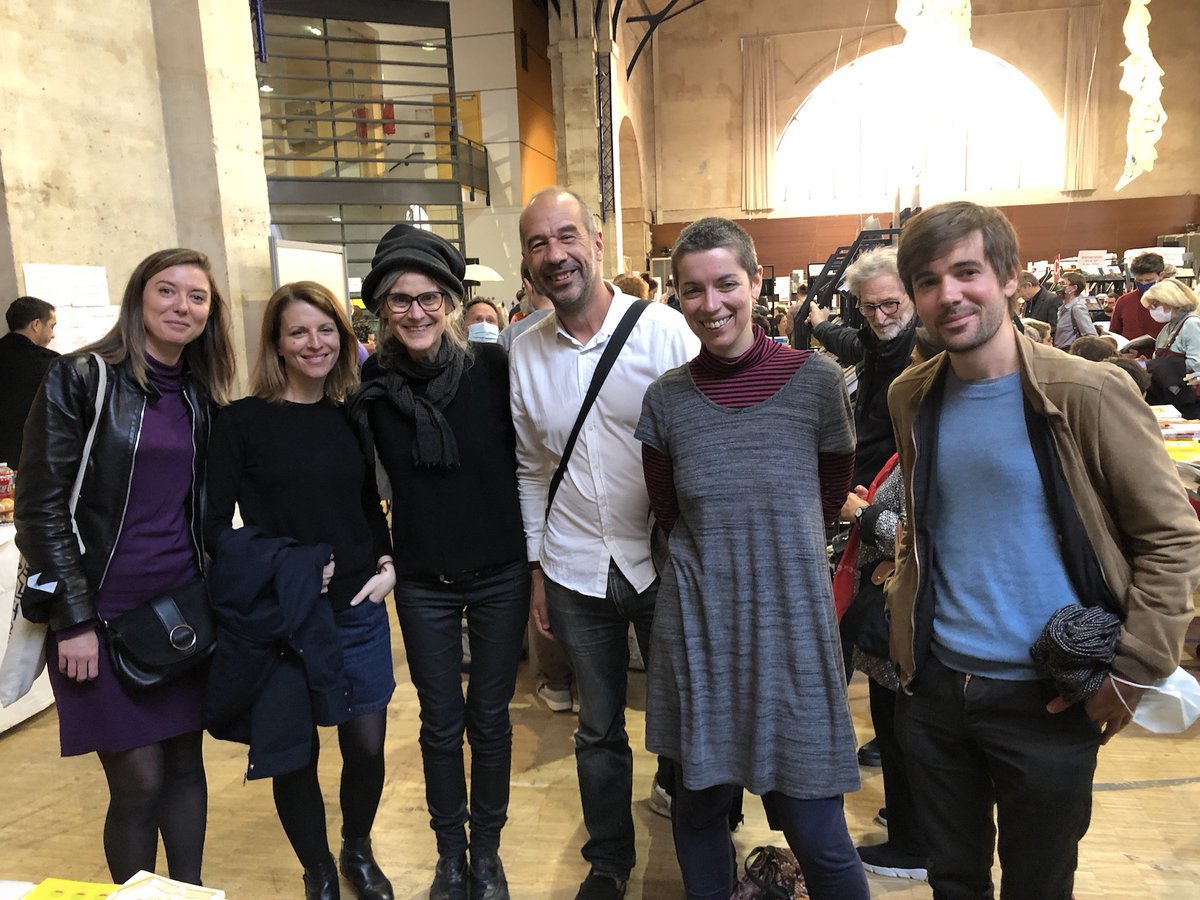 editionslunatic's tweet photo. C’était au #salon de la #revue, avec le @CafardHeretique : des beaux livres, des bonbons, des sourires, des bonnes revues et de l'ambiance.

Avec #CharlotteMonégier #DominiqueTouri @yankouton  @PhilippeAnnocq1 #AlexandreNicolas #MyriamOH https://t.co/e9IhjTIV6v