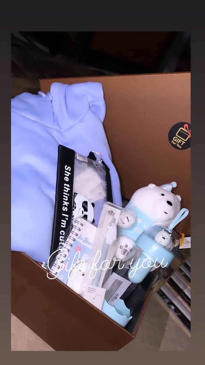 g_f_y_sd's tweet photo. بوكسات الشتاء اتوفرت من جديد 
للطلب Dm 
سحبب عليي حاجه منهم 💃🏻
الشروط :
رتويت فقط 🙋🏼‍♀️ https://t.co/yOJWKR9fwU