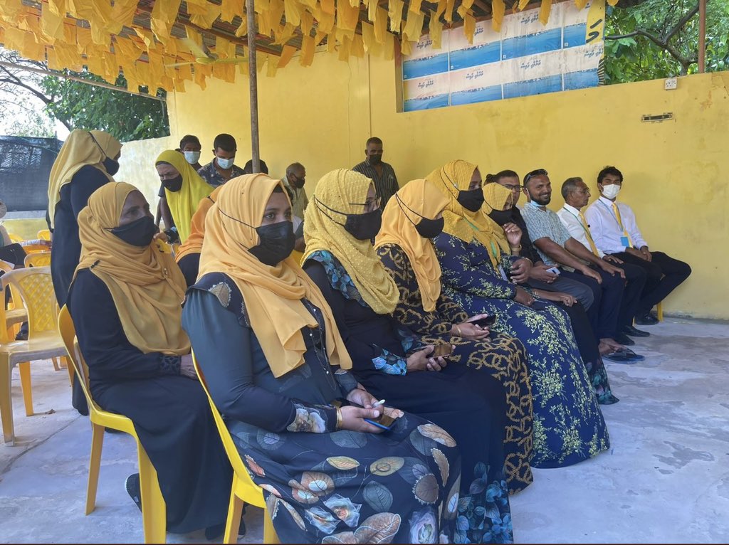 Joe_ahimed002's tweet photo. Dr.Waheed raajjeyge verikamuga hunnavaa rah rashah kurevvi dhathuru thakah libunu tharuheebu miah vure rangalhu kamah dhusheemeve.
BebuSolih ah 3% hama kurevidhaane heyyeve.
Thoddu in Solih ah dhin moalhi tharuheebu feney.
-LadhRice- https://t.co/DMOOdDpIzH