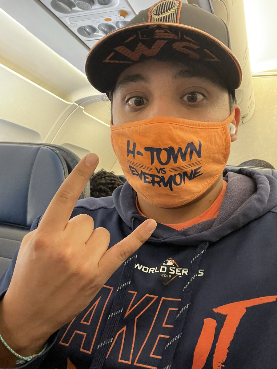 ApolloDez1's tweet photo. HAHAHAHA The flight attendant and first class cabin booed me. I HAVE NEVER FELT MORE ALIVE THAN RIGHT NOW https://t.co/SjnfSXHIOH