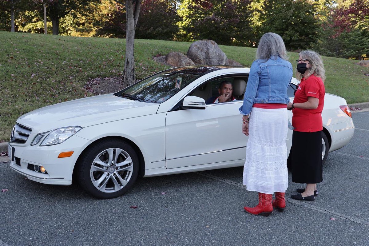 VARedCross's tweet photo. How do you celebrate 140 years? With a drive through celebration, of course! Happy 140th, @RedCross .

Will you be with us for our 141st?Volunteer today: https://t.co/7cnHnqxHdy

Photo credit: Kemp Davis

#happybirthday #RedCross https://t.co/qrprT7a6m6