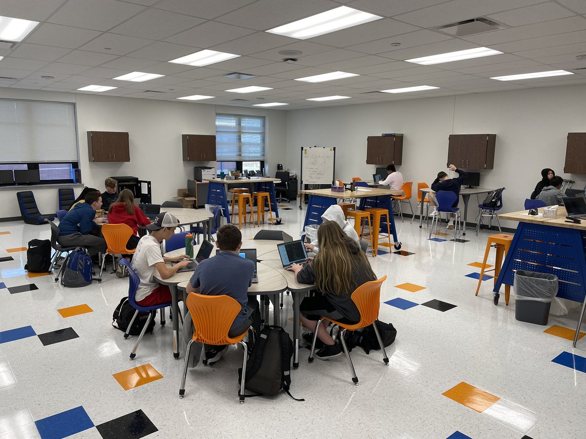 CoachJohnsonWMS's tweet image. Enjoyed observing my fellow NP teachers today! Ms. Williams, Ms. Pezzelle, and Mr. Stockman had awesome student engagement. Kids were working with cells, completing an exploration simulation, and coding! #NPObserveMe
