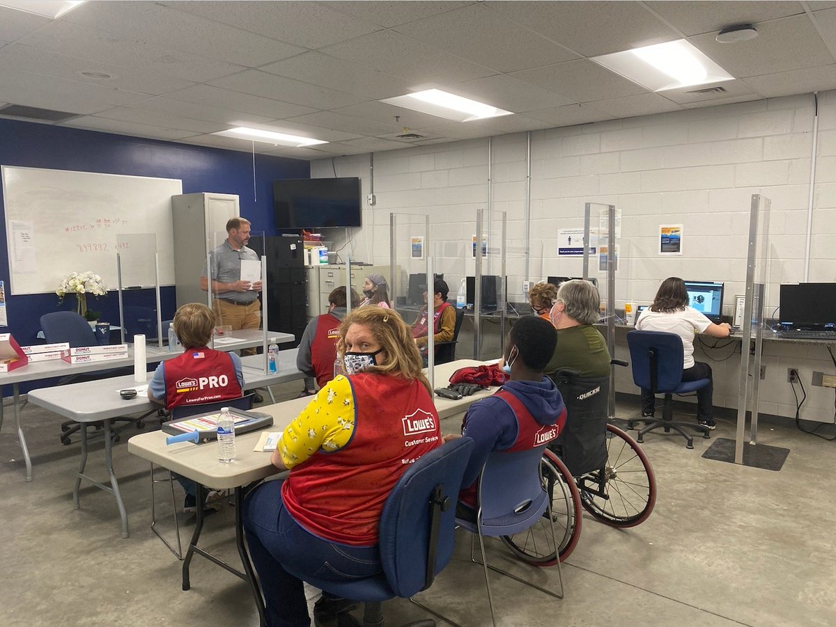AshleySASM675's tweet photo. Just a little training over capturing Leads and behind the "WHY" we do it!! #675 STRIVING TO SUCCEED
@Brandon73676211 @DebDearing https://t.co/LWP7njbzw5