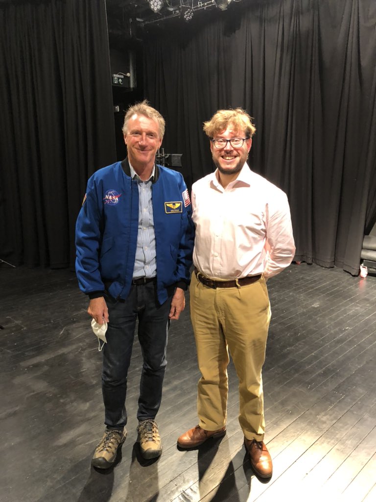 Today at <a href="/StJohnsOx/">St John's College</a> I have mostly been in meetings, but have just taken a few minutes out to meet an astronaut. Thanks to Michael Foale and @ISSET_STEM for a very interesting visit.