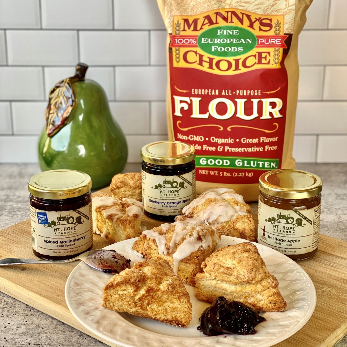 MannysChoice's tweet photo. 🎉 GIVEAWAY TIME! 🎉 We're pairing up with our friends at Mt. Hope Farms to give you the perfect Fall flavors. Visit us on Instagram at @mannyschoiceflour to enter!

#mannyschoiceflour #mthopefarms #giveawaytime https://t.co/gxewIfGVIk