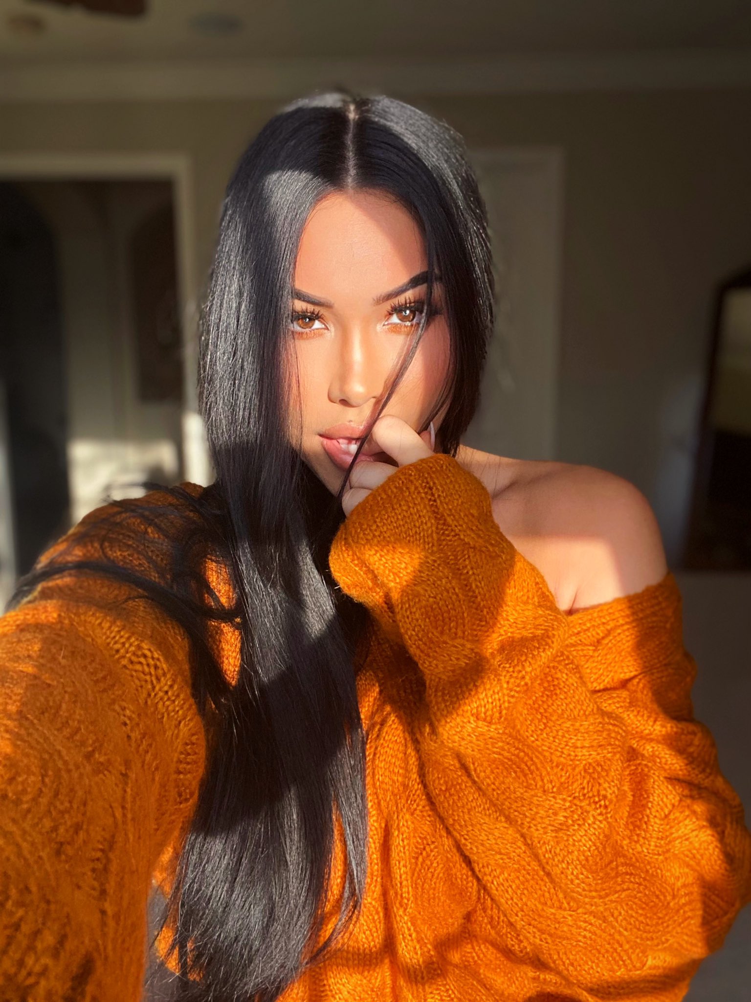TW Pornstars - 1 pic. Rainey James. Twitter. Fall makes me horny🍁. 3:58