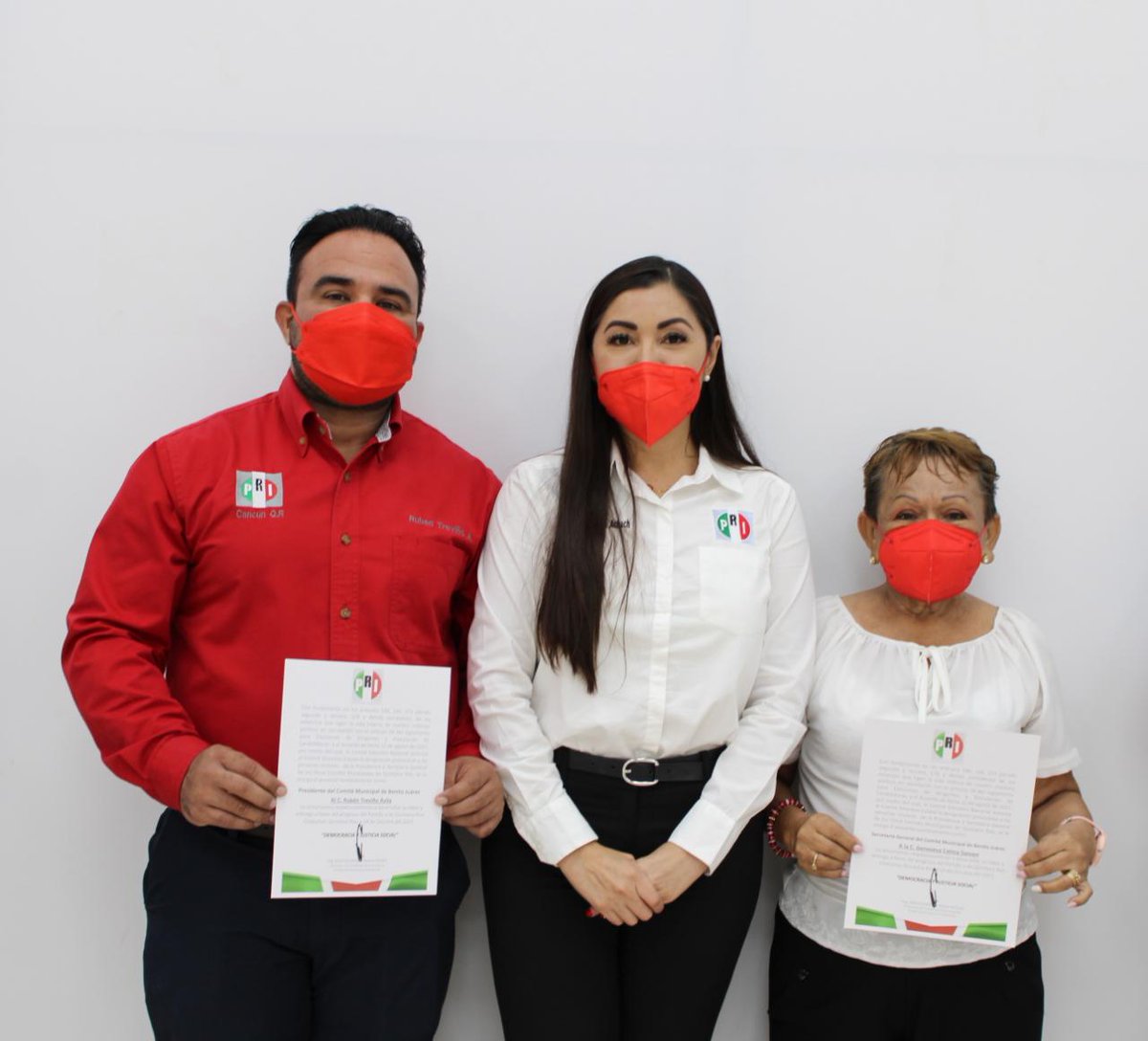 Tomé protesta al Presidente del Comité Municipal del @PRI_BJ_Cancun, @rubentrev y a la Secretaria General <a href="/Genosansen/">juan balam</a>. Confío en que seguirán trabajando con fuerza y compromiso para que la militancia benitojuarense continúe avanzando. 

#Revolucionarios