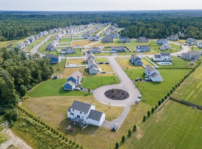 ericmhorrocks's tweet photo. Cool view I pulled from a listing in the neighborhood. I am fortunate to have 54 great clients in here. Only gotta convince another 38 or so….#thankyou @HarrellsLLC @cbramhall https://t.co/kWG7GbGhNt