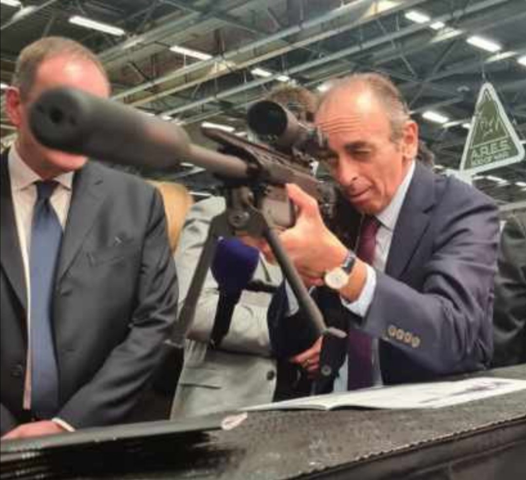 EzixT's tweet photo. La frontière si Zemmour est élu en 2022 https://t.co/qIKUAOemVI