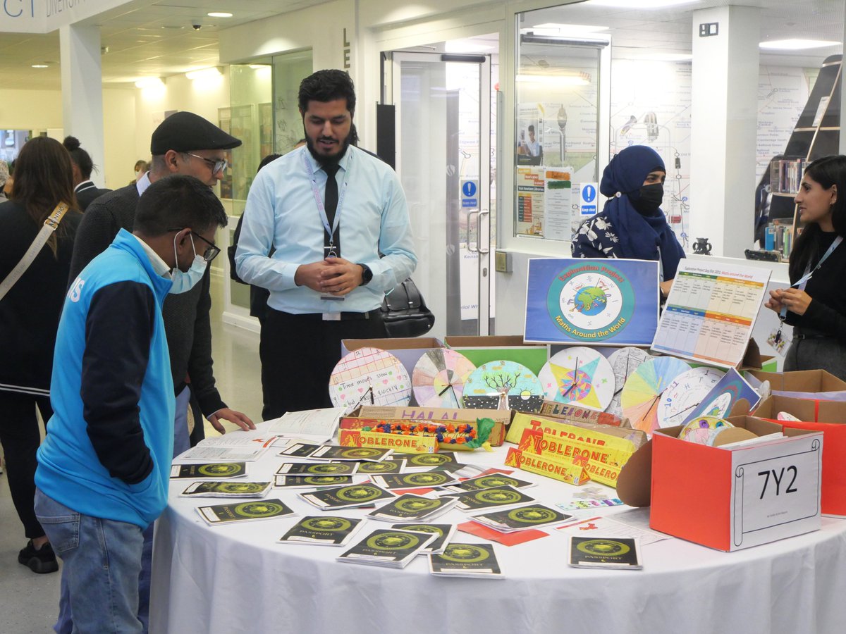 SBonnellSchool's tweet photo. Our Year 7's have had a fantastic start to the academic year. They are proudly showcasing their work/achievements to their parents at our #CelebrationOfLearning event. We have been extremely impressed with their commitment to learning so far.🥳🎉#SBGirlsWhoCan #LifeAtSB https://t.co/zKHcTdrMLe