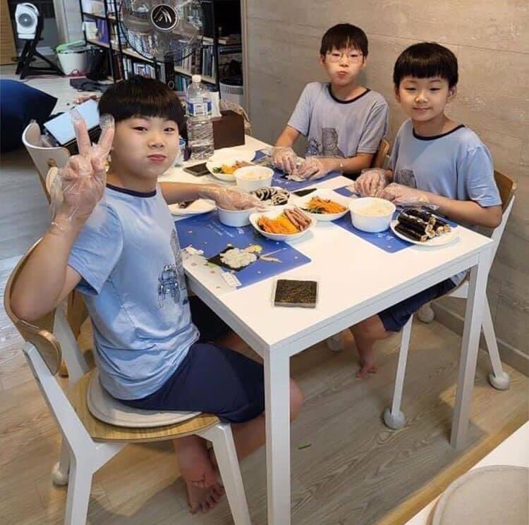 withtriplets's tweet photo. From this to this 💗 #songtriples https://t.co/WRAoqhQBxk