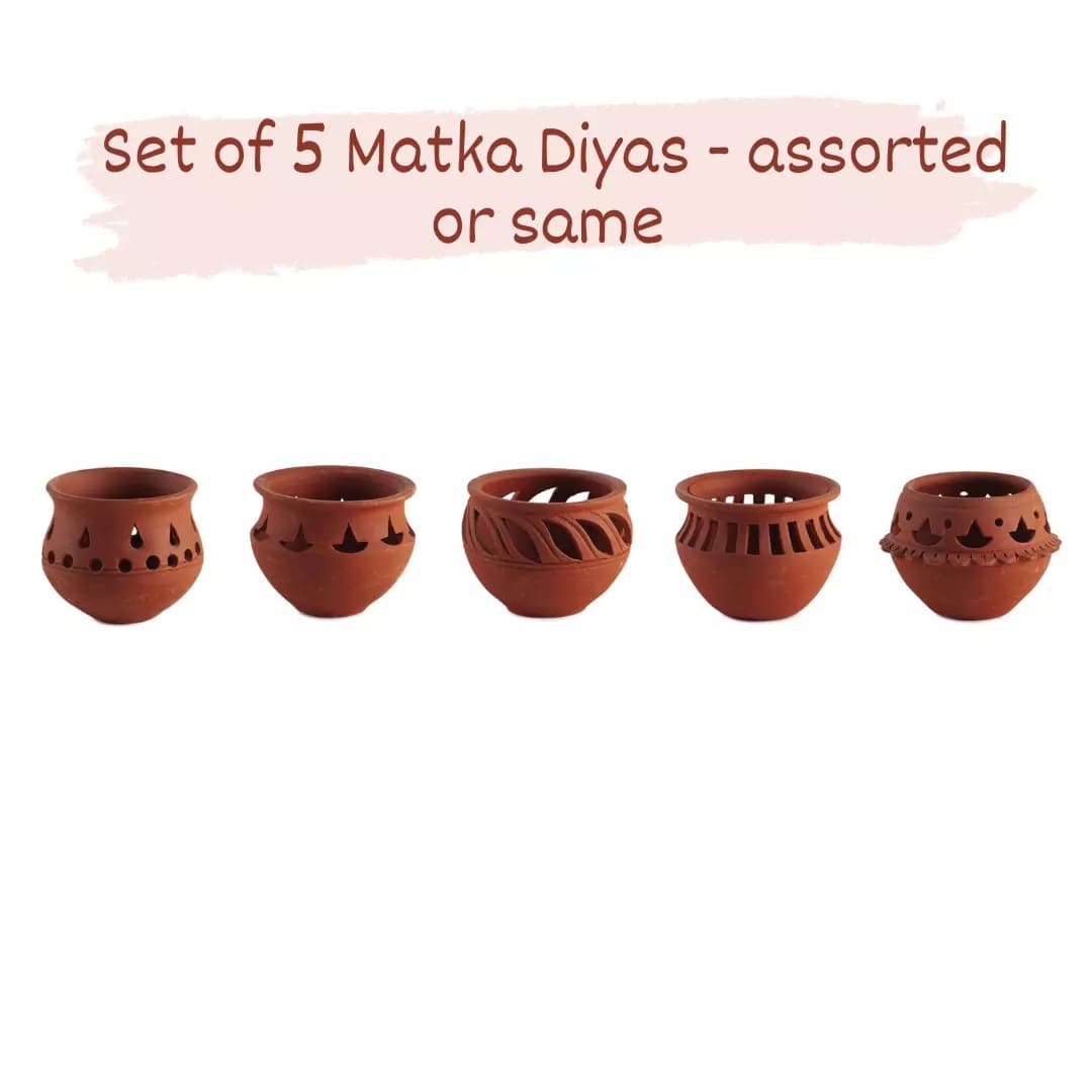 Eyaas's tweet photo. #Handmade #claydiyas available online. Delivered all over India. Click on the link to get more options https://t.co/tkDnVZ6lpx
 #diwalidiya #claydiyas #terracottadiyas https://t.co/2oiLu12RUP
