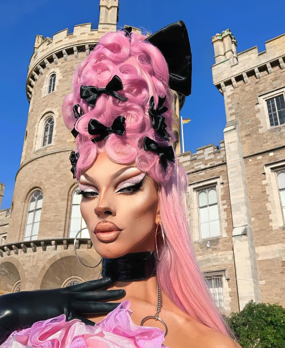ARRAYModels's tweet photo. 🎶 SMINTY DROP (@SmintyD) stars in @DuranDuran latest music video ‘ANNIVERSARY’ 🎶 https://t.co/8D2wysQZPH