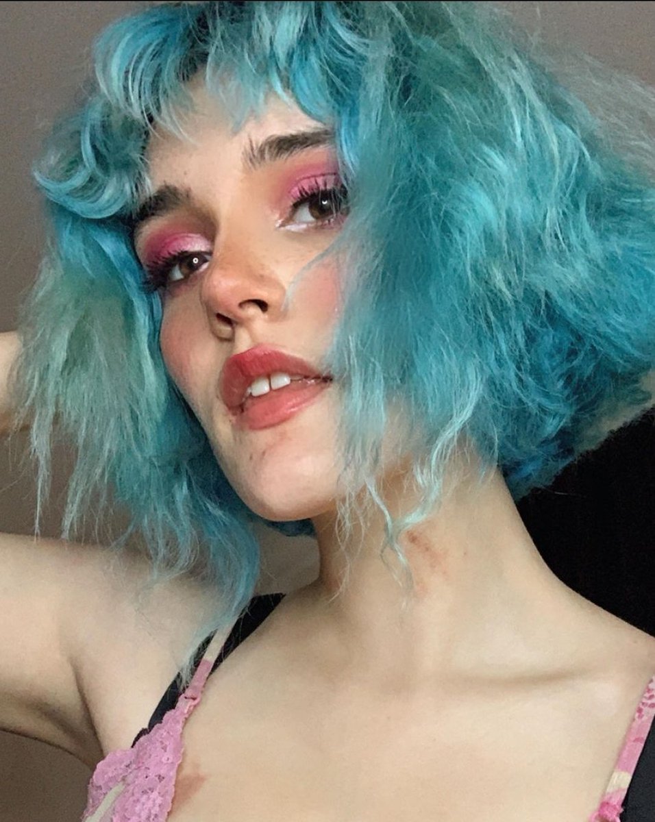 "𝚃𝚑𝚊𝚝 𝚏𝚎𝚒𝚜𝚝𝚢 𝚊𝚛𝚝 𝚐𝚒𝚛𝚕 𝚜𝚝𝚘𝚕𝚎 𝚖𝚢 𝚋𝚘𝚢𝚏𝚛𝚒𝚎𝚗𝚍!"

Lᴇʏɴᴀ Fᴇʟɪx

Fɪɴᴇ ᴀʀᴛs sᴛᴜᴅᴇɴᴛ ᴀᴛ Mᴏɴᴛᴇ ᴘᴏɪɴᴛᴇ ᴜɴɪᴠᴇʀsɪᴛʏ

Dᴏᴇsɴ'ᴛ ʀᴇᴀʟʟʏ ᴄᴀʀᴇ ᴀʙᴏᴜᴛ ғɪᴛᴛɪɴɢ ɪɴ