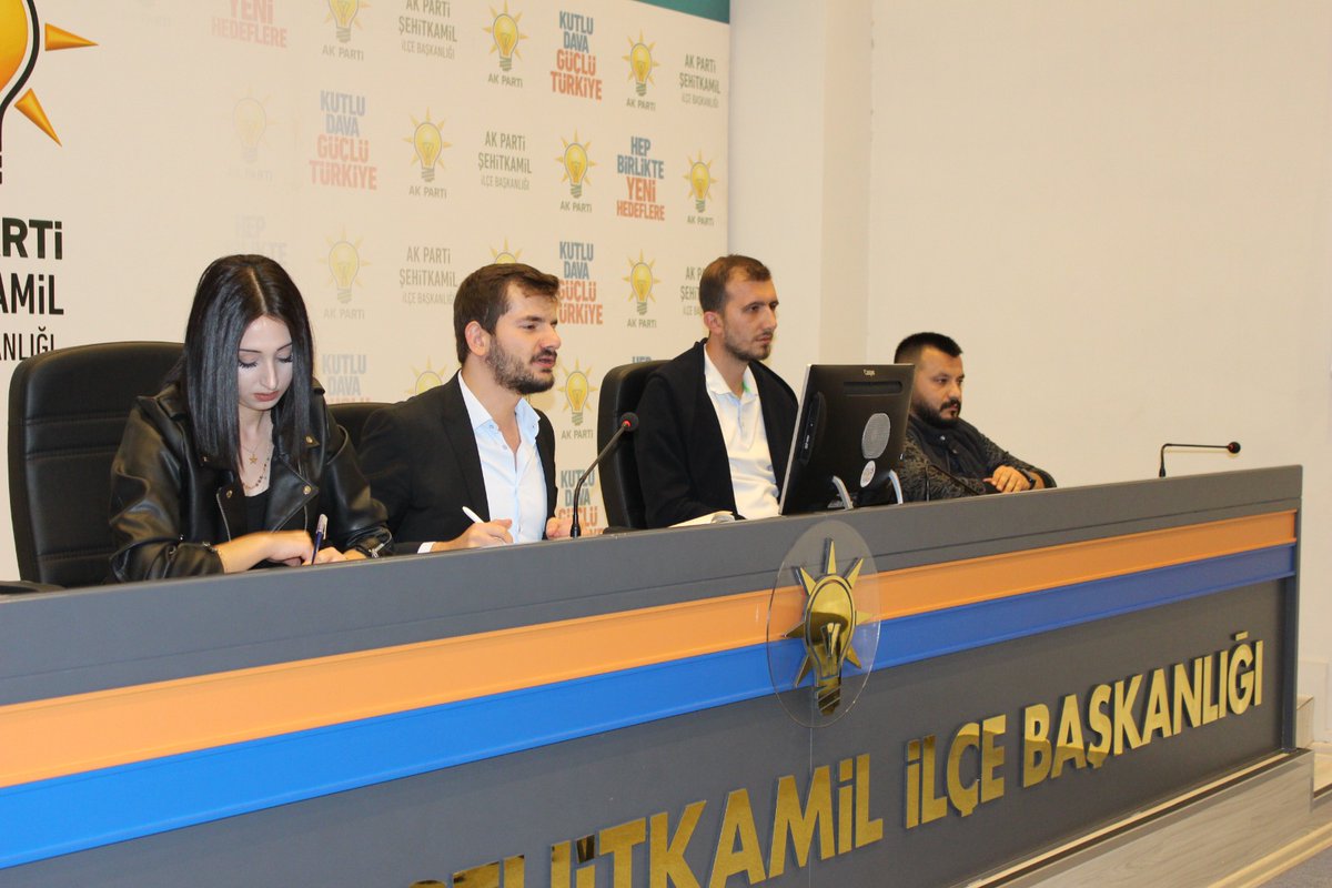 akgncsehitkamil's tweet photo. Haftalık Olağan Yönetim Kurulu Toplantımızı İlçe Gençlik Kolları Başkanımız Sn. @avmustafadurmus un Başkanlığında, Yönetim Kurulu Üyelerimiz İle Birlikte Gerçekleştirdik. 

Toplantımız Hayırlara Vesile Olsun İnşallah...

#GençsinÖndeYürü https://t.co/jGk3jbJ51H