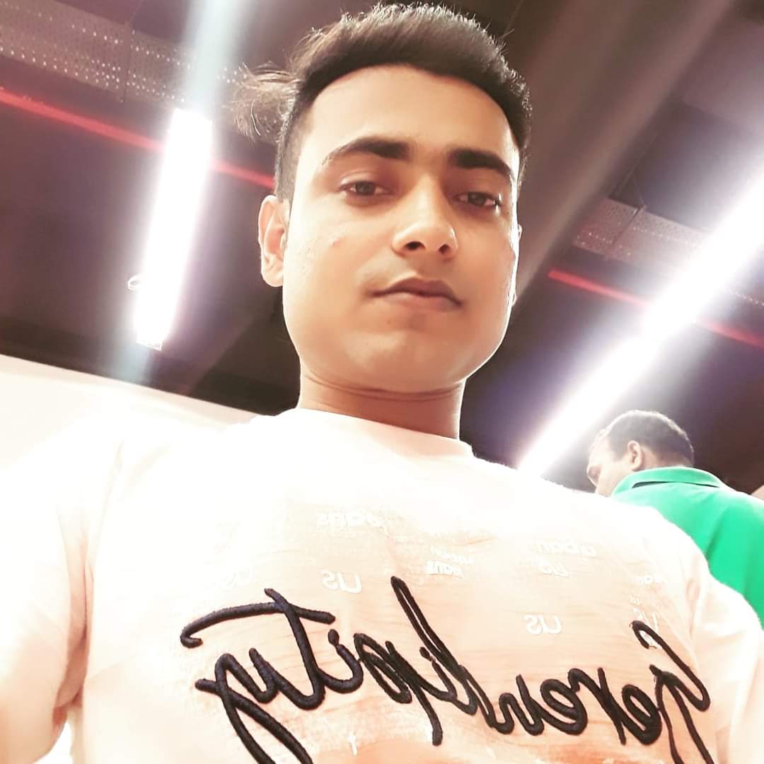 iabhi95's tweet image. उधेड़ देता है जब जमाना जज़्बात मेरे, मैं कलम से अपने हालात रफू कर लेता हूं..!!
#cleanshave😊