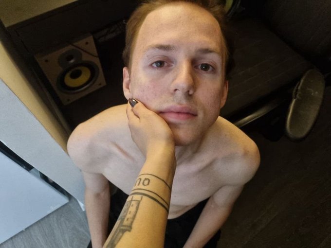 I'm online right now on SkyPrivate - pay-per-minute system for Skype live shows. Call me right now in<a href="/tag/stripchat"class="tags"><span>#stripchat</span></a><a href="/tag/stripchatlive"class="tags"><span>#stripchatlive</span></a>