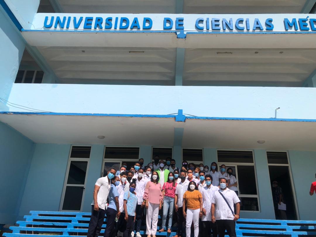 Foto para el recuerdo 🇨🇺 
#FEUdeCuba @armandoacruz @alexis_lobaina @FBaracoa <a href="/UJCdeCuba/">UJC de Cuba</a> <a href="/MarlaViera1/">Marla Viera</a>