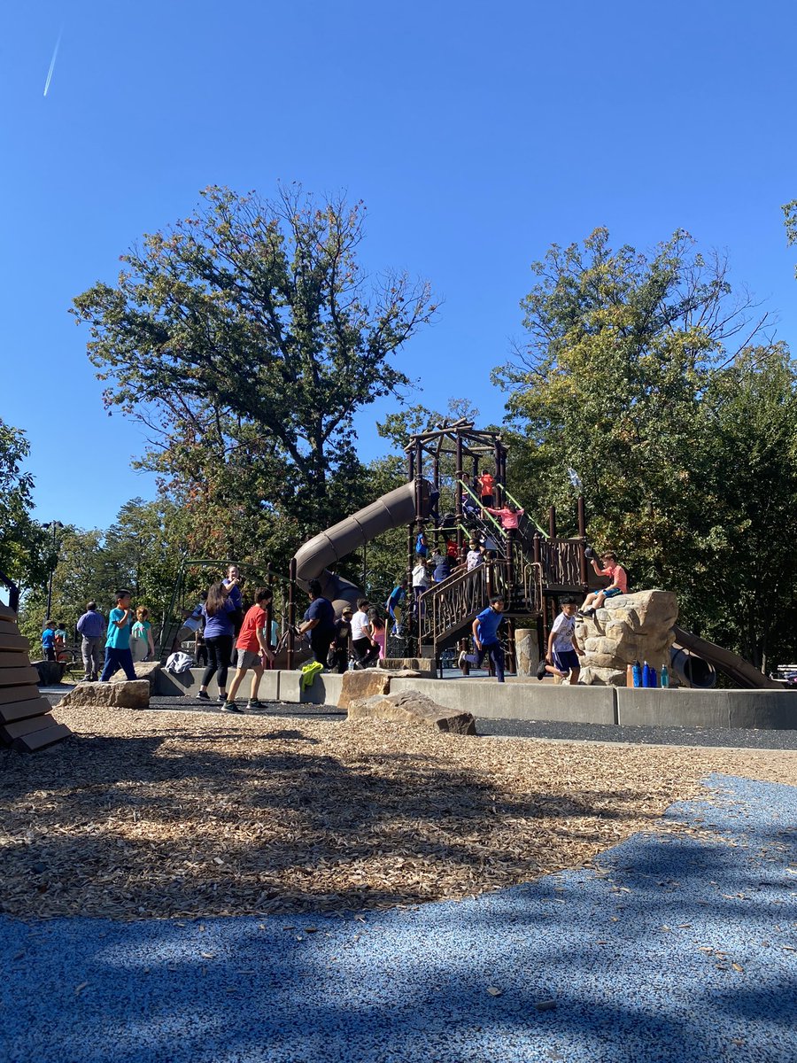 Taking a brain break after learning about CER #teacher #Students <a href="/APSVirginia/">Arlington Public Schools</a> @APSscience <a href="/CampbellAPS/">Maureen Nesselrode</a> <a href="/Ms_Alsups_Class/">Jenn Alsup, NBCT</a>