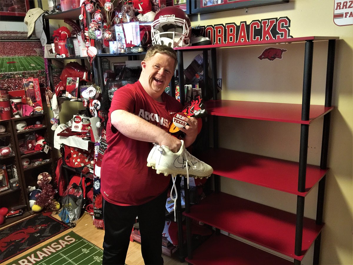 👀WHAT I JUST GOT 🙌🏽👏🏽🤗!!!! READY 4 MORE 🐗STUFF! #WPS  #HogsMakeMeHappy  ❤️ <a href="/ArkRazorbacks/">Arkansas Razorbacks 🐗</a> SO MUCH !