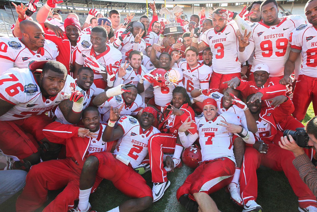 UHCougarFB's tweet photo. This Saturday we will be recognizing the 2011 team during the game vs. East Carolina.
Don’t miss seeing these legends back on campus!
#GoCoogs https://t.co/MDtmta3cDM
