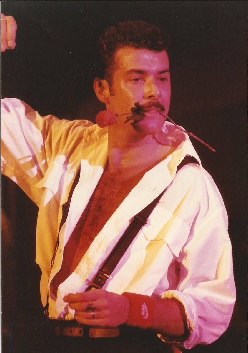 FGTH_Official's tweet photo. The Dancemaster strutting his stuff. #FGTH #FrankieGoesToHollywood #80smusic #80s #PaulRutherford https://t.co/fbUvLtREnu