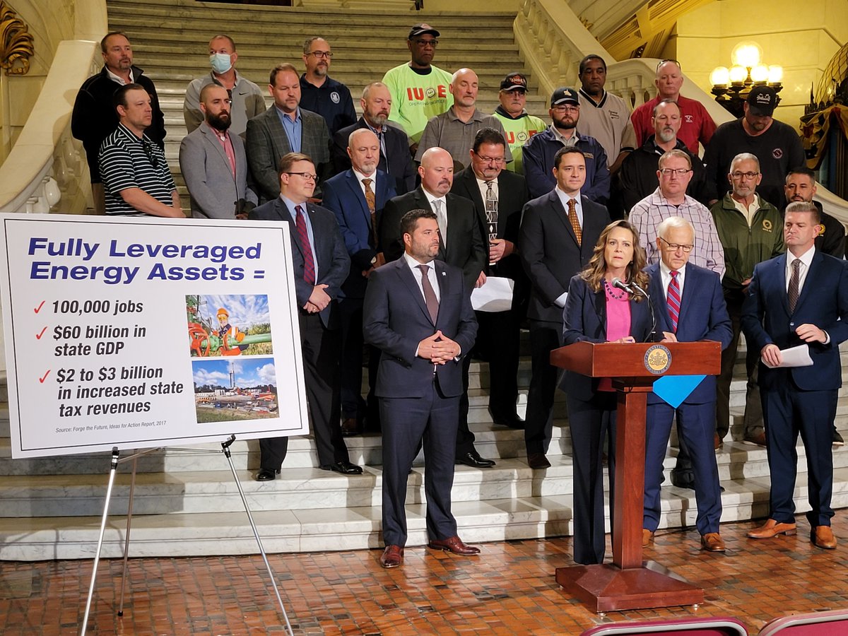 PAllies4Energy's tweet photo. Members of PEIA, with @420steamfitters, @iuoe542 &amp; @maLiUNA, join @senbartolotta, @senatorgeneyaw, @senjohnyudichak &amp; @senrobinsonpa to discuss the economic value &amp; environmental benefits of natural gas development &amp; infrastructure investments for consumers &amp; businesses in #PA. https://t.co/XrRP3KKFIv