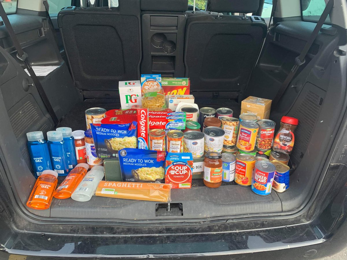 These two amazing girls have worked together to help us collect food for The Basement Project, Bromsgrove  <a href="/BasementB61/">@Basementb61</a> 
<a href="/stjohnsmiddle/">St John's CE Middle School Academy</a> 2 of your amazing students 🥰