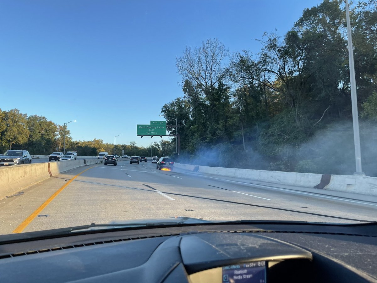 NihilSegniter's tweet photo. This car was just driving on I83 like nothing was wrong, while fully on fire. Baltimore drivers. https://t.co/Vc0FuPBXx1