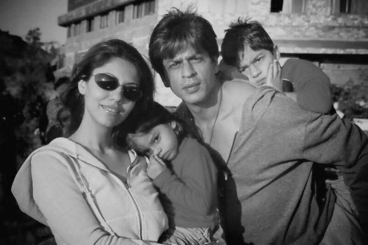 Beeros75's tweet photo. The name that is his pride all his life is now what they hurt him for. The name that had been rising #india ‘s global presence is the name they use to bring it down now! Shame on u #NCB
@iamsrk is what I and the world loved u for. He is the pride of India. #WeSupportSRK https://t.co/NvPbdl21ZQ