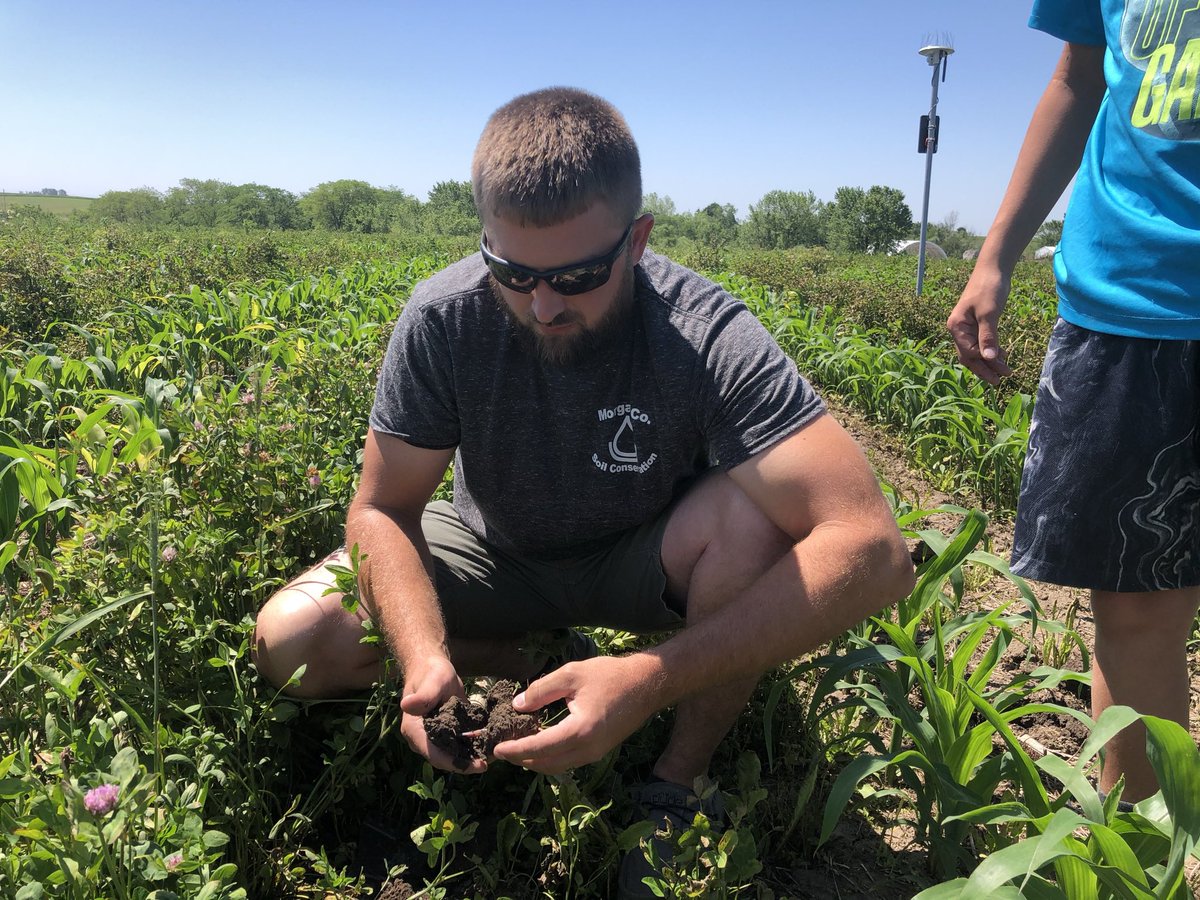Continuum_Ag's tweet photo. YOU’RE INVITED! Join us for our first #TopSoilTech webinar tomorrow morning featuring #SoilHealth specialist @JdurbinSLC! Come learn and be part of the community Thursday, October 21st at 8am central. Login to https://t.co/aXG3CS1Boj for free and join this FREE webinar! https://t.co/bPZKgZh7XV