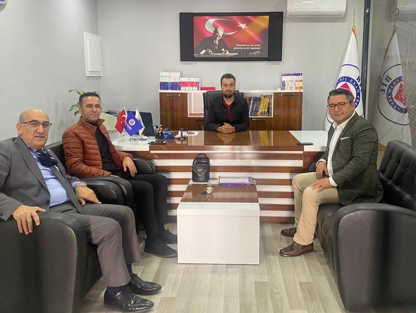 BilKurs's tweet photo. BİL Eğitim Kurumları Strateji Geliştirme Kurulu Bşk. Sn. Ümit Kalko ve BİL Eğitim Kurumları Genel Müdür Yrd. Sn. Şükrü Nurçin Kahramanmaraş BİL KURS'umuzu ziyaret ederek, yönetici ve öğretmenlerle bir araya geldi. https://t.co/nB5aqgnJBx