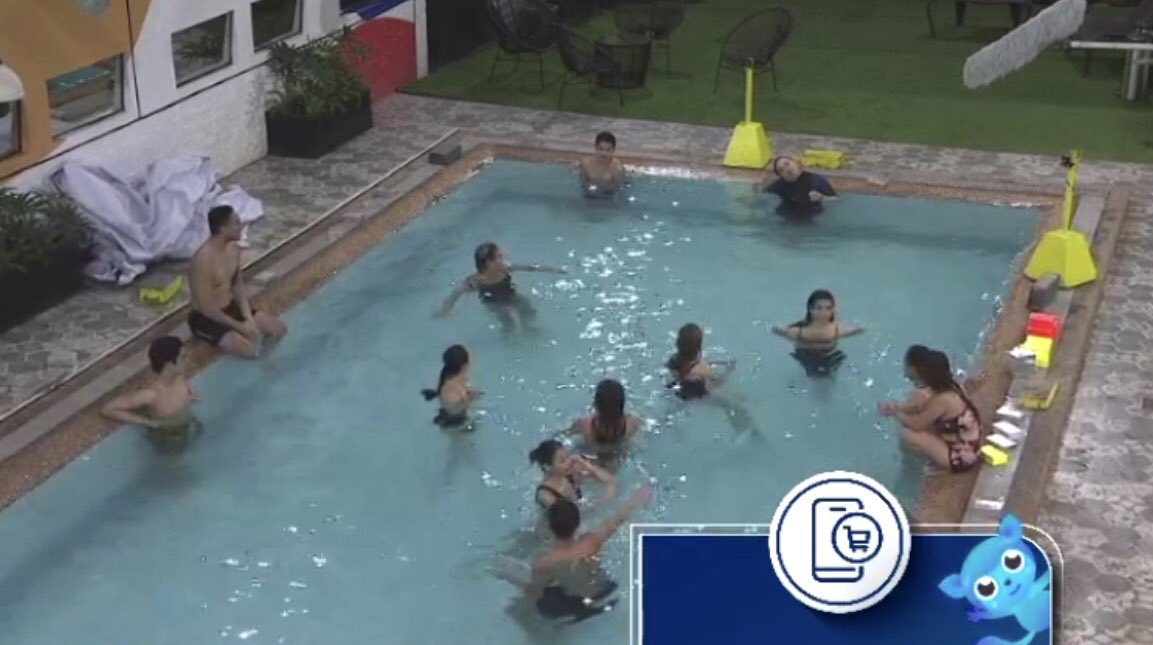 chiennaholic's tweet photo. pool party ๐๏ฟฝ๏ฟฝ๏ฟฝโ๏ธ
#PBBKumunityWifiTask
#CHIE #feisCHIE https://t.co/Gsx62UTgyA