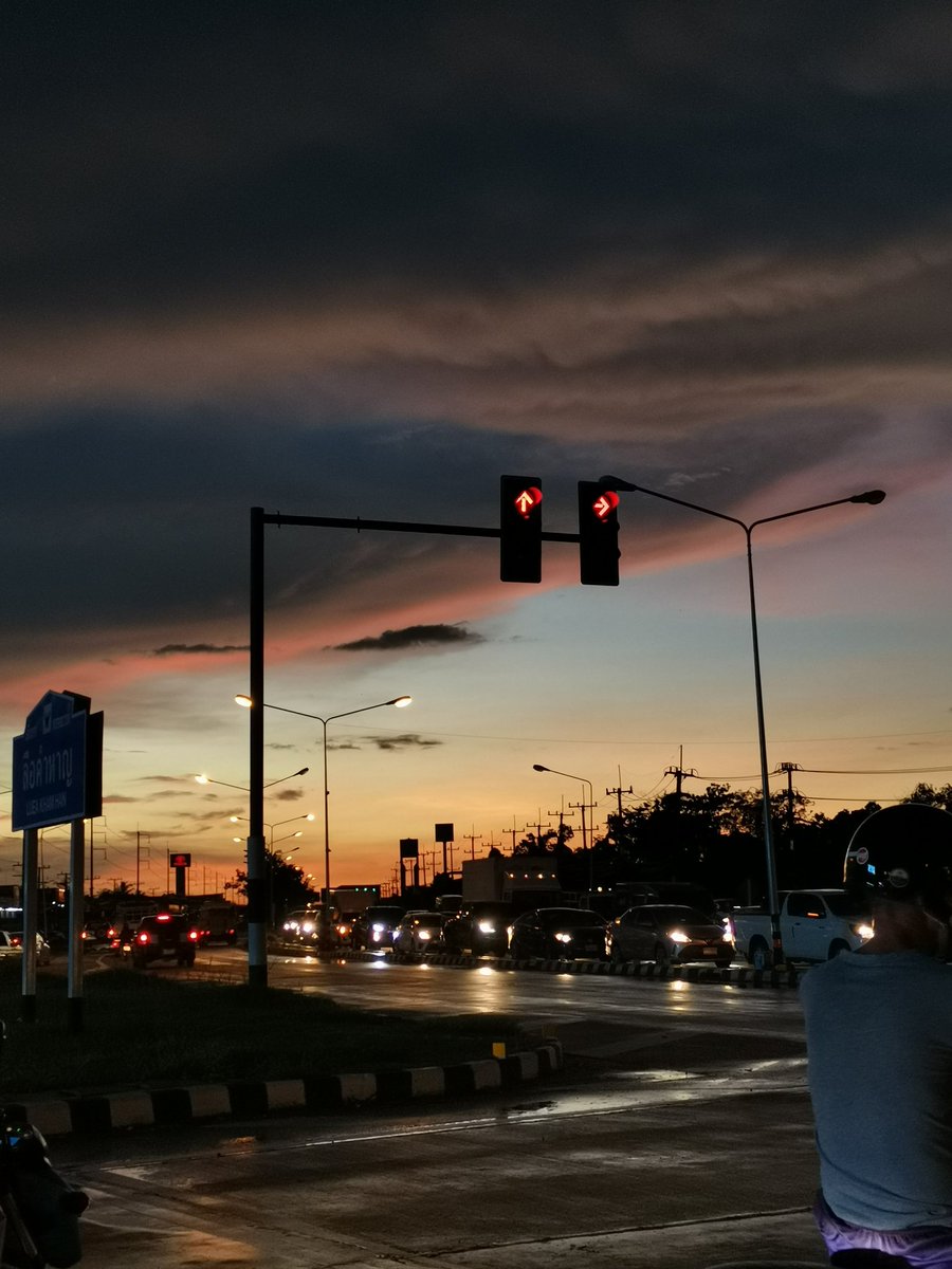 aoxdx_____'s tweet photo. ฟ้าหลังฝน ☁️✨ https://t.co/YpTtHJerUY
