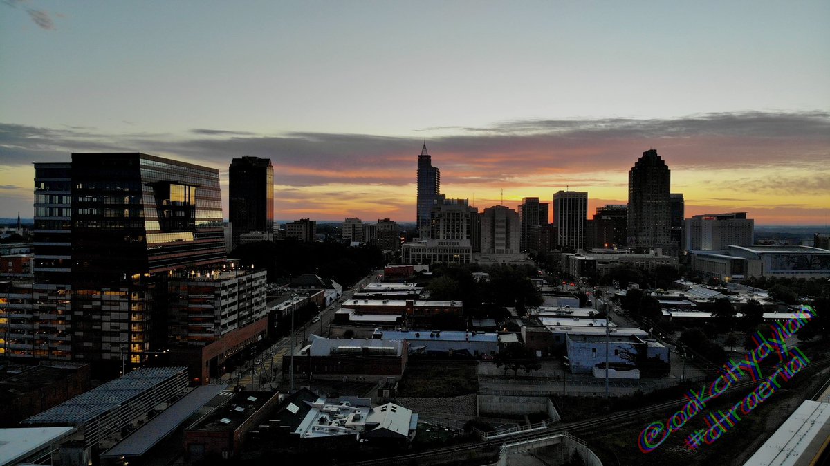 oakcitydylan's tweet photo. Beautiful sunrise this morning.
Good morning #Raleigh!
#dtrlove #rlghlife #dtraerial #skylinesunrise
@RALtoday @DowntownRaleigh https://t.co/VFugll9WqL