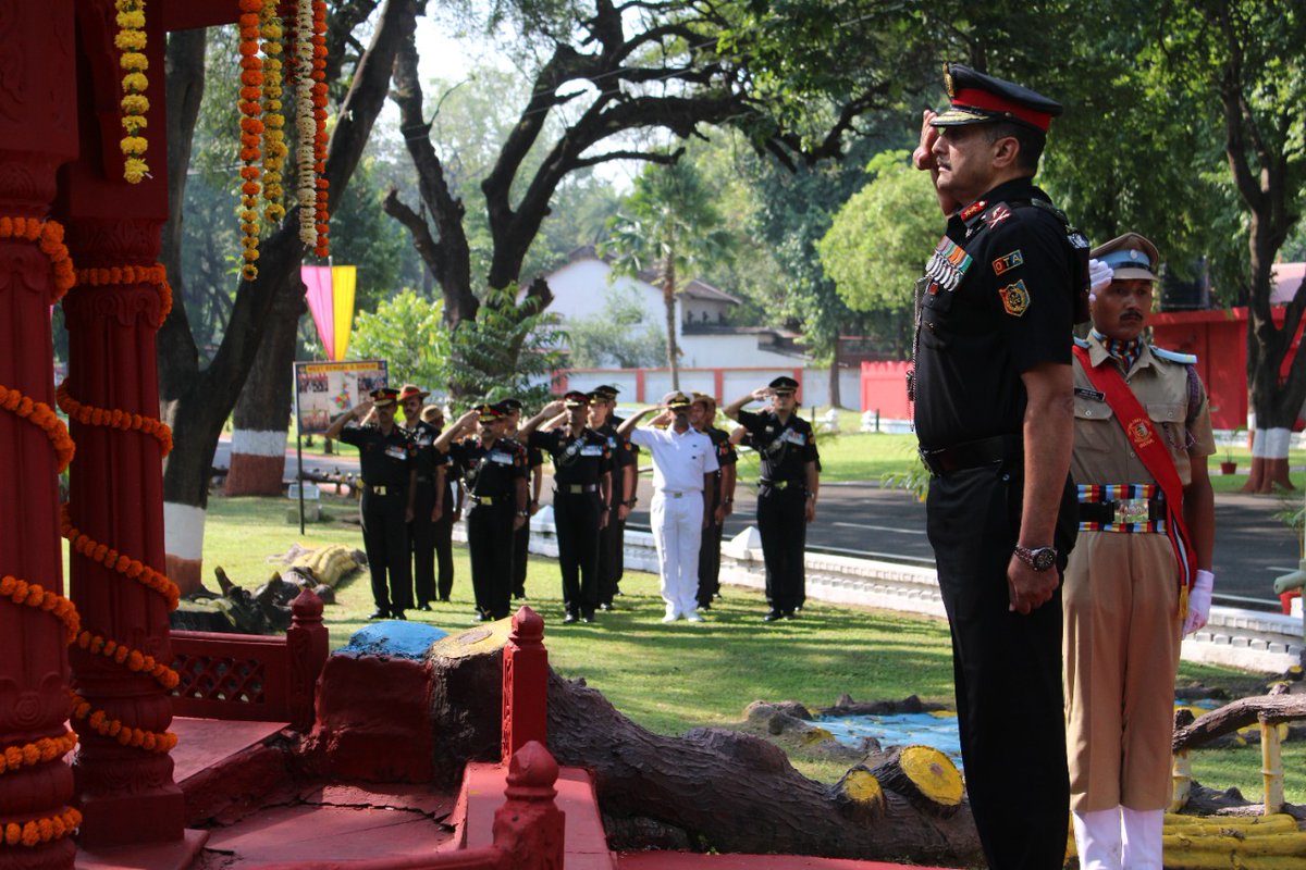 NCC_OTA_Kamptee's tweet photo. #NCCOTA (K) remembers its beloved instructor, Naib Subedar Chuni Lal, AC, VrC, SM, who was martyred in the line of duty; by organsing wreath laying ceremony by Commandant in presence of all Staff &amp; Trainees @HQ_DG_NCC @PRODefNgp @SpokespersonMoD @drajaykumar_ias https://t.co/PPXUuLwt3B
