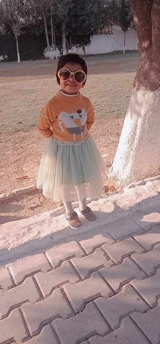 یہ محبت ہے ایسی چیز،بہت حقیقی
 مگر
 حقیقت سے دور لے جانے والی۔۔۔۔۔۔۔

#bisamfatima #babygirlmodel #babygirlfashion #babygirlclothes