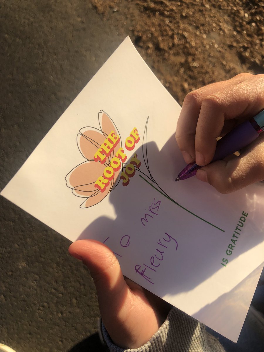 fazli12345's tweet image. As she walks to the #SchoolBusStop this morning, #TheLittlerOne ‘s elder sister #TheLittleOne says #TeacherAppreciationDay is any and every day 🤣
@esriley1 @MereMitchellAP @StenwoodES @StenwoodElemPTA