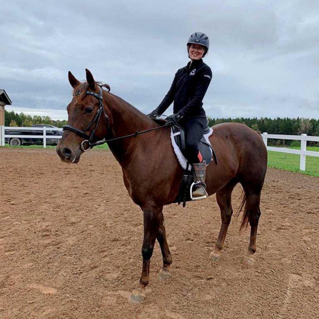 silverfoxequine's tweet photo. Ellis and Cassidy stopping for a quick photo before schooling in the hunter ring during the show. 🎇  We are proud of how far Ellis has come in the past couple months. Such a nice pretty mare! 😍 

#training #boarding #lessons #greenhorse #horseshow #schooling #ringrentals https://t.co/GKJCIyN9f9
