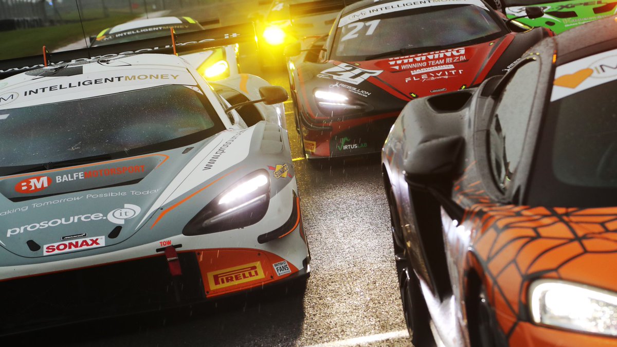 Squad goals! We got McLaren’s gang together at #DoningtonDecider for a special photo featuring 3x 720S, 5x 570S and #BritishGT’s GT Safety Car.

Thank you to the teams, drivers, <a href="/customerracing/">McLaren Customer Racing</a>, <a href="/MikeHoyerPhoto/">Mike Hoyer</a> &amp; <a href="/JakobEbrey/">JEP</a> for their help - #sorrynotsorry about the early start!