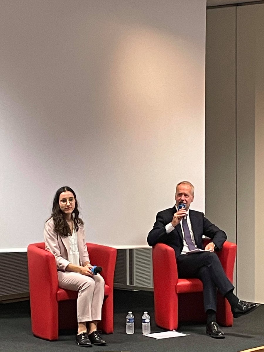 AssoMundi_HEIP's tweet photo. Theatrum Mundi était hier très heureux d'accueillir au sein d'@HEIP_Paris Son Excellence Monsieur Håkan Åkesson, Ambassadeur du Royaume de Suède en France. 

Un grand merci à @AmbassadeurSe, aux organisateurs, ainsi qu'à tous les étudiants présents pour cet échange de qualité ! https://t.co/oUIq6xK5Ew