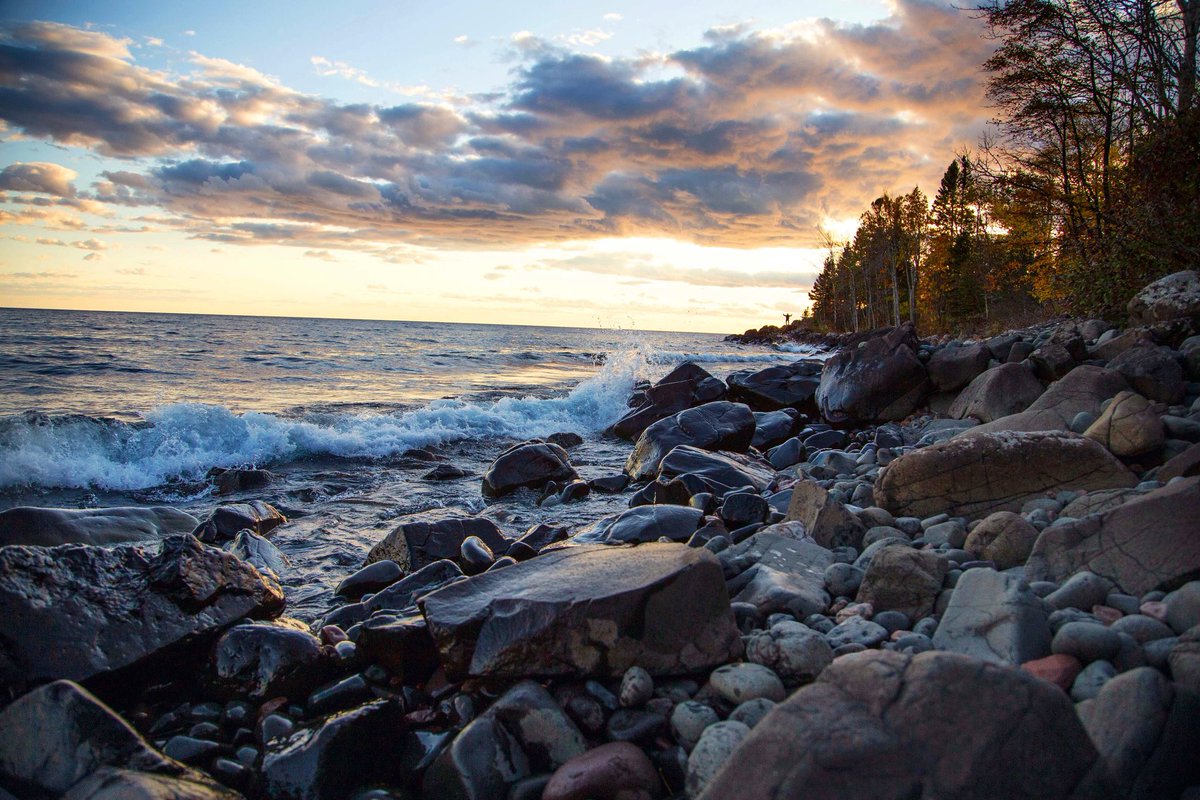 KaehlerHope's tweet photo. Another beautiful sunset on the North Shore https://t.co/rQj74g1xk3
